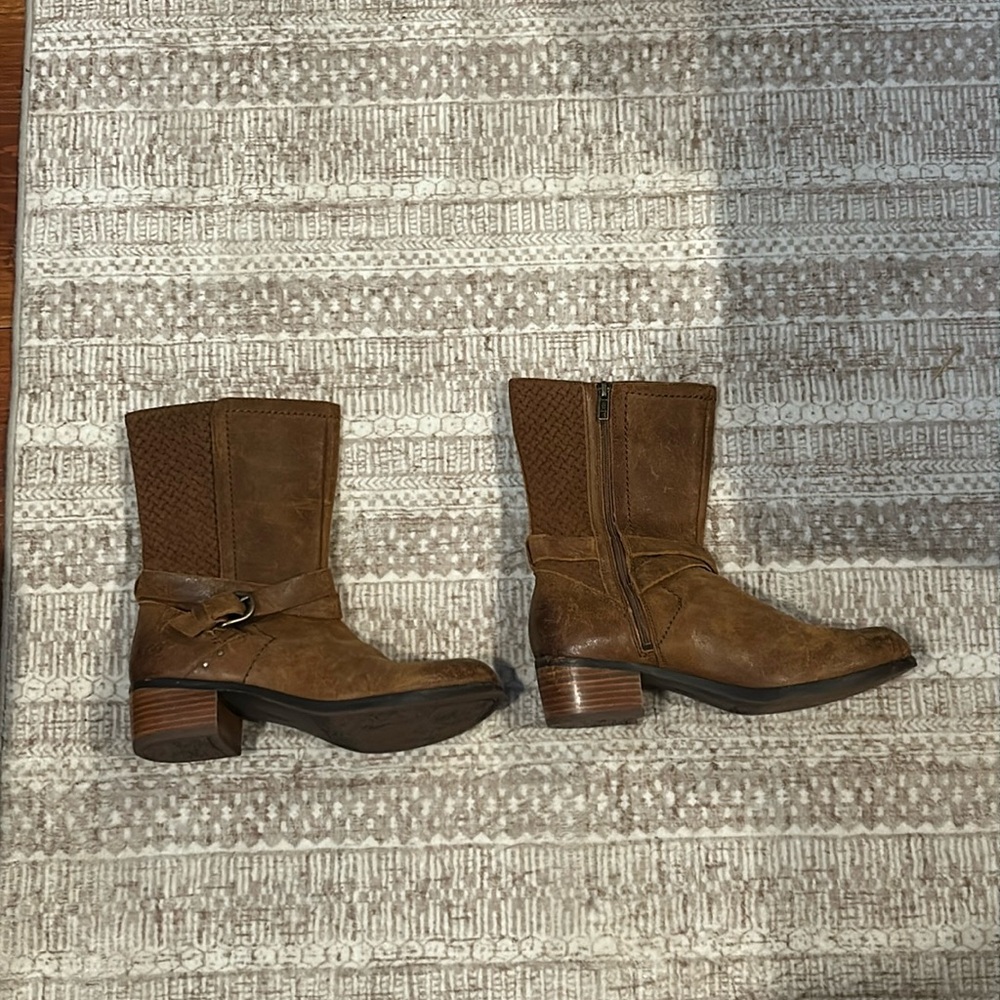 UGG heeled suede boots with flannel print on interior